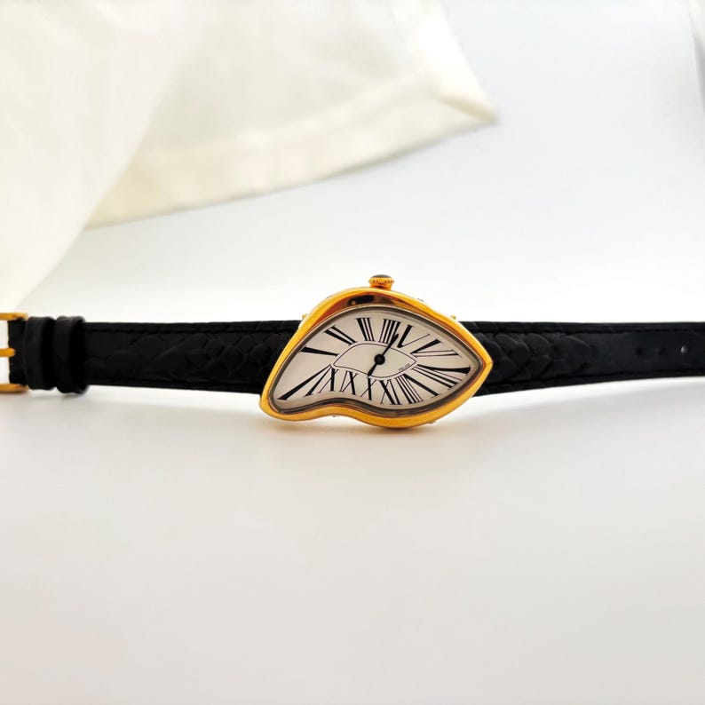 Golden Melting Surrealist Watch – Dali-Inspired Artistic Timepiece with Unique Drip-Effect Design