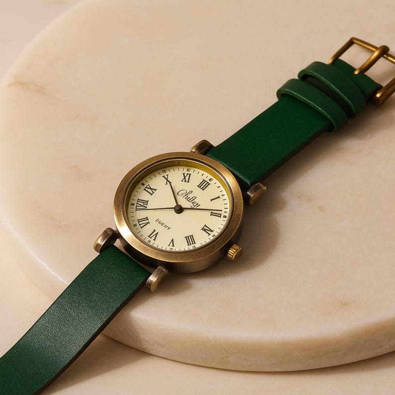 Vintage Women’s Quartz Leather Strap Watch – Classic Analog Retro Fashion Accessory & Elegant Daily Timepiece