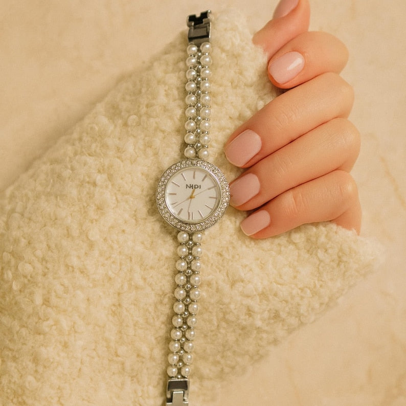 Vintage Women’s Gold Quartz Watch with Roman Numerals – Elegant Classic Dress Timepiece & Collectible Gift