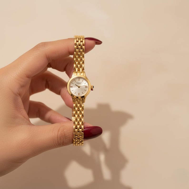 Minimalist Retro Women’s Silver Steel Watch – Timeless Vintage Style Analog Timepiece with Classic Metal Bracelet